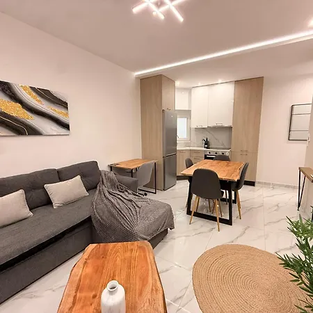Apartmán Nest By Infox Private Parking Soluň