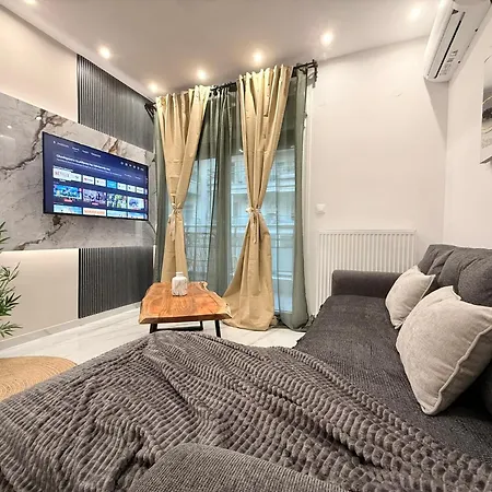 Nest By Infox Private Parking Apartmán *